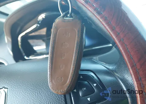 2017 Lincoln Mkt Livery z USA, uszkodzony, nr VIN 2LMHJ5NKXHBL01358